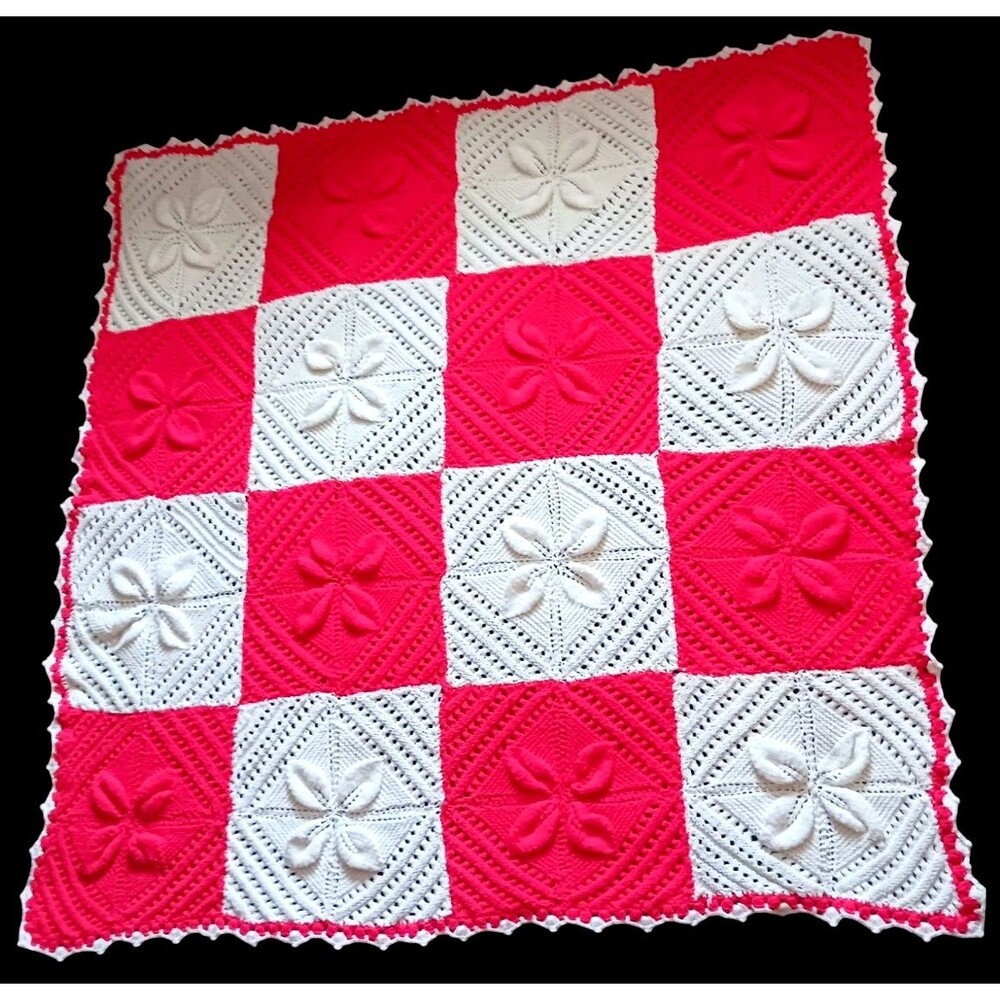 VTG Red & White Hand Crochet Granny Square Christmas Afghan Throw Blanket - Picture 3 of 6